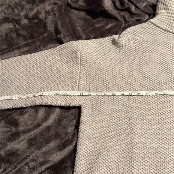 G/Fore Golf Funnel Neck 1/4 Zip Wool Sweater Mens Size XL Grey MSRP $425 - Picture 9 of 9